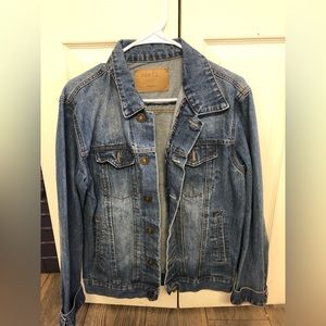 Rue 21 jean jacket. Size medium.
